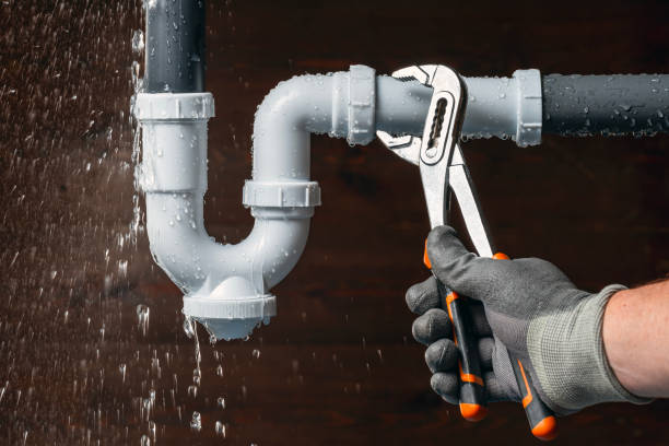 Professional Gas Line Repair technician working in Milan, IL
